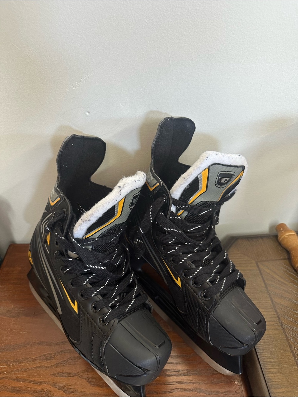 Erik Sports R50 ice hockey skates Size 7